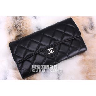 Quilting Wallet with Double C logo Interlock Detail