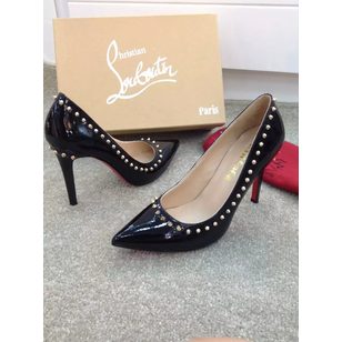 patent leather rivets pointed head pump