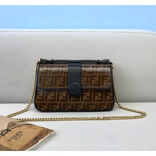 large chain cross body bag