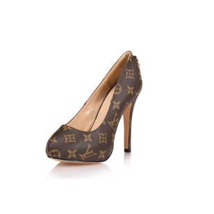 Monogram canvas pump