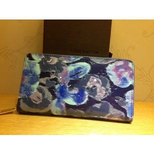 Zippy Ikat Wallet