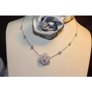 PIAGET high quality rhinestone rose necklace