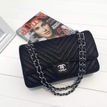 Chanel caviar leather V quilting flap bag