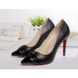 Christian Louboutin Black leather pointed head pump