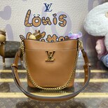 Louis Vuitton Lock and Walk M24165